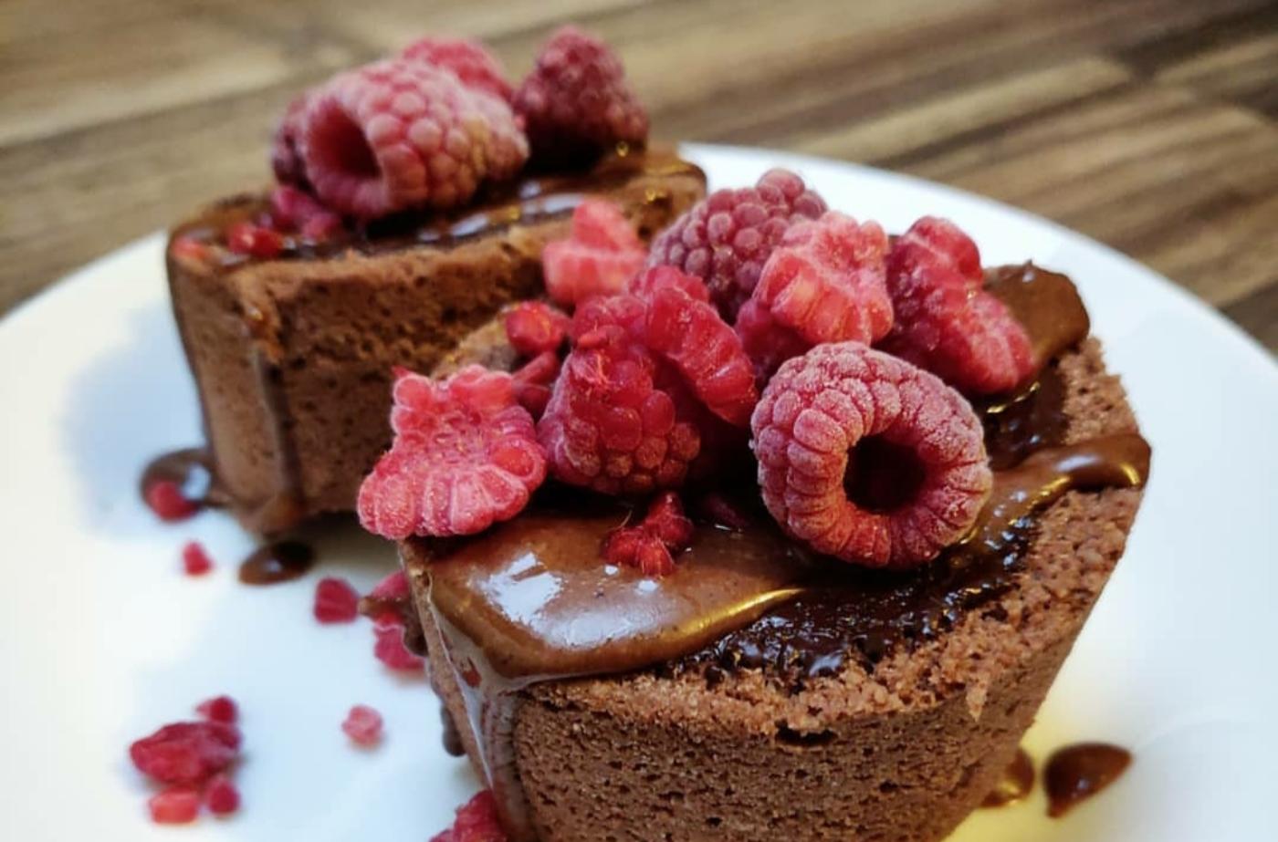 Čoko-kokosový mugcake s jogurtem