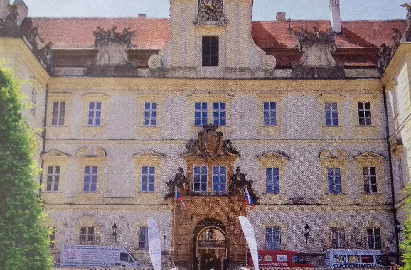 ,, Nejskromnější hrad "a nejbohatší majitelé