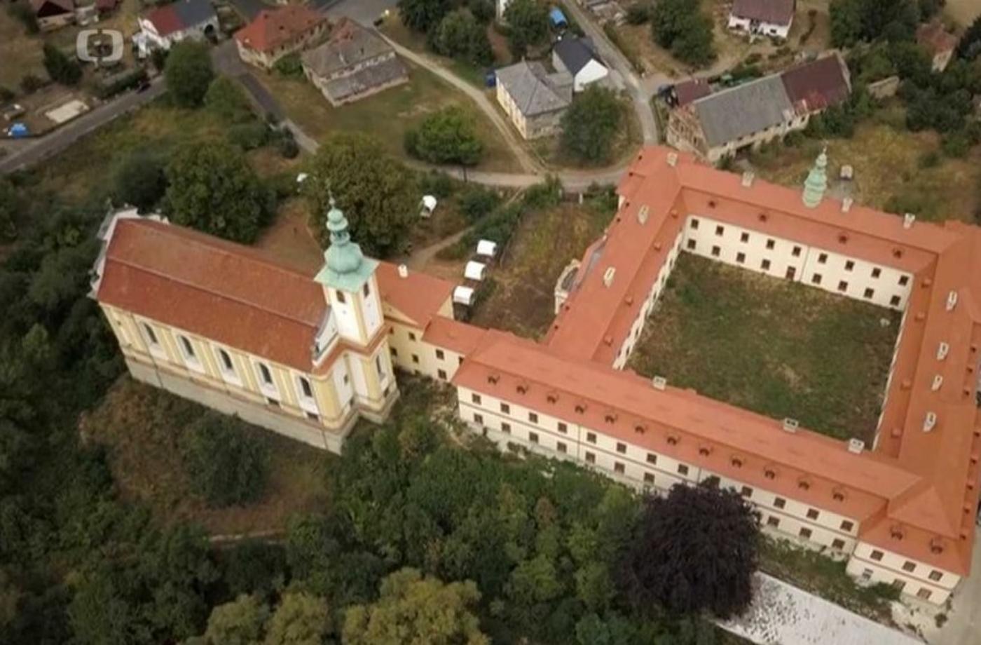 Zámecký areál Konojedy