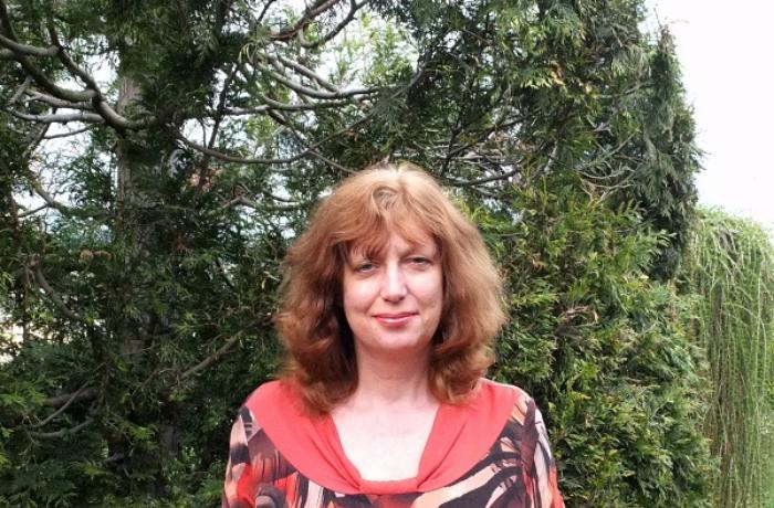 Rozhovor s Evou Hölzelovou: O Arině, vlčí duši a starých pohádkách z babiččiny knihovny
