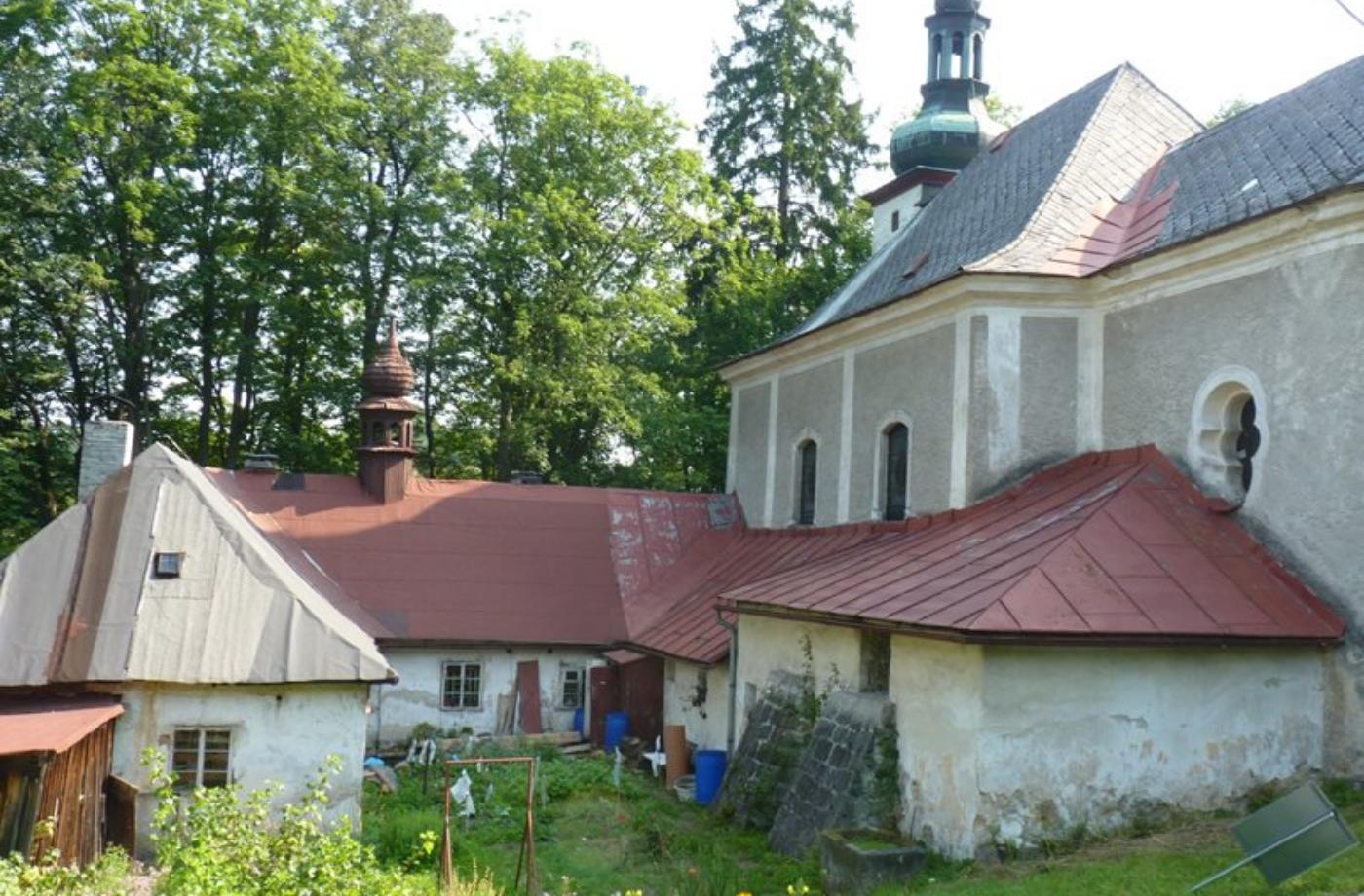 Poustevna s poutním kostelem v Teplicích nad Metují