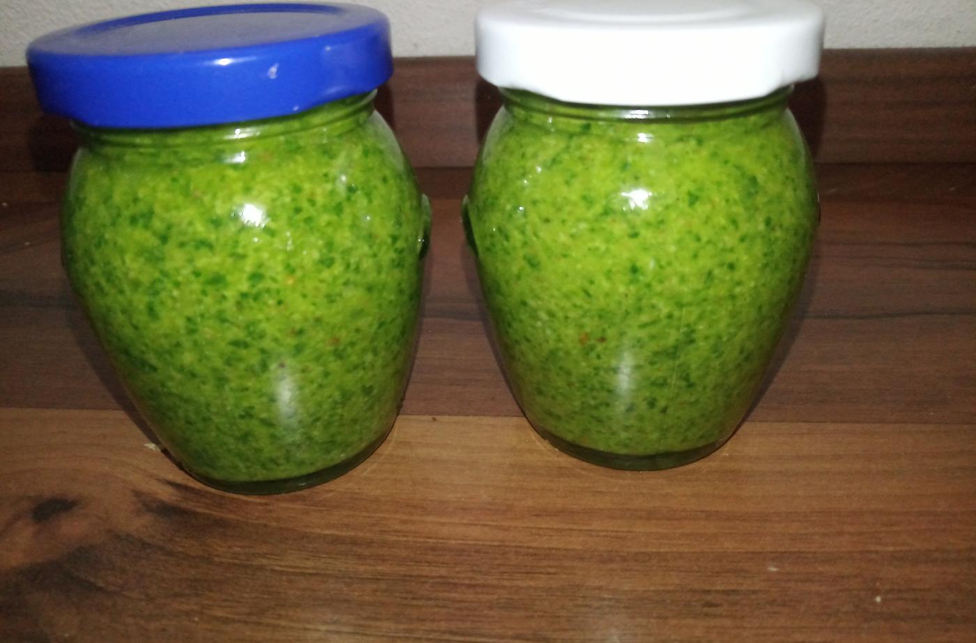 Balkonová zahrádka a rukolové pesto