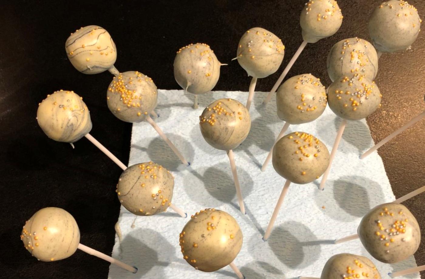 Cake pops aneb koláčová lízátka