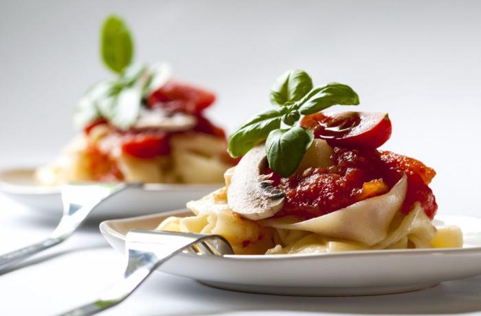 Tip na rychlý oběd: tagliatelle s mozzarellou a rajčaty