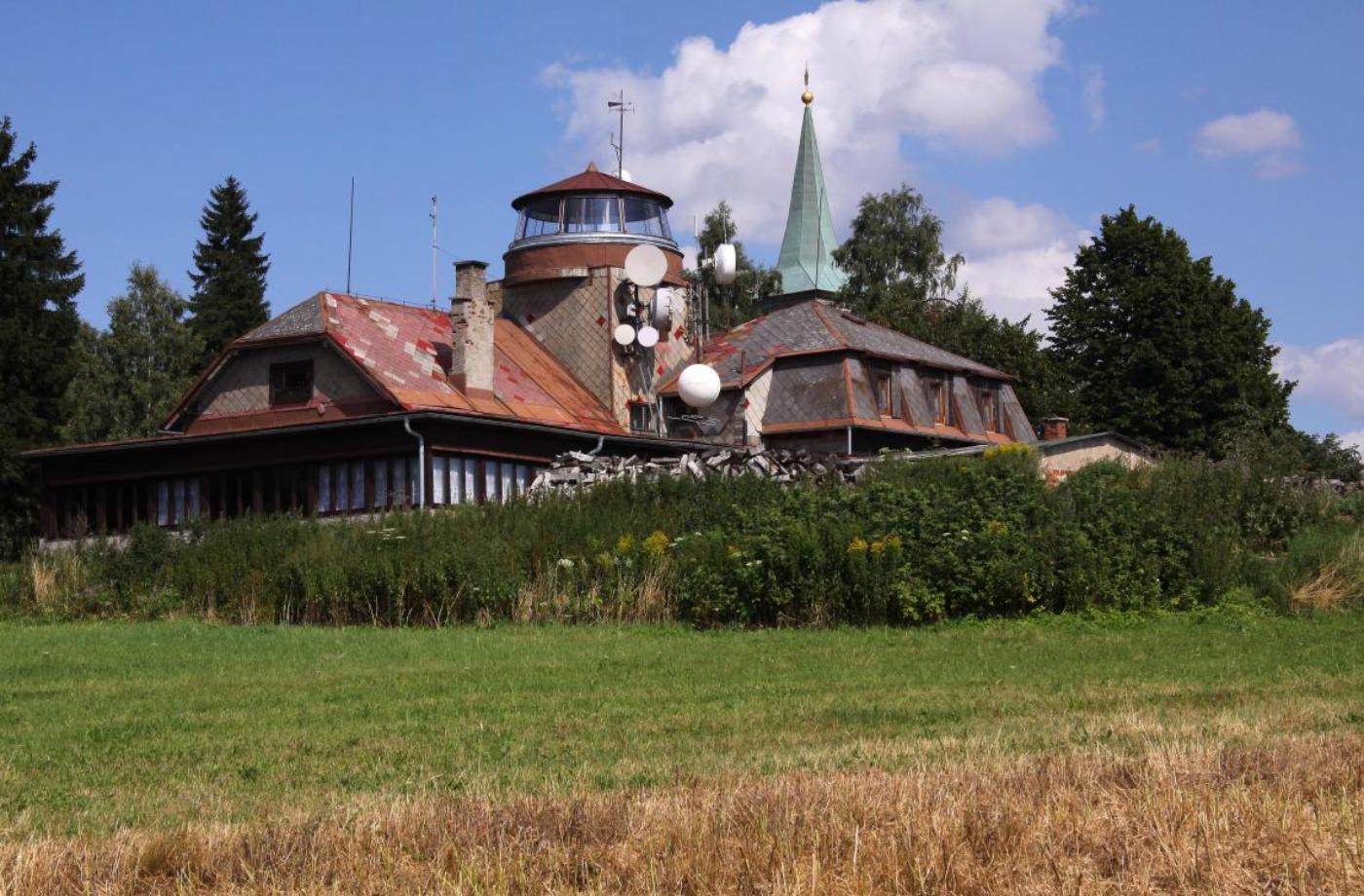 Rozhledna Zvičina – Raisova chata