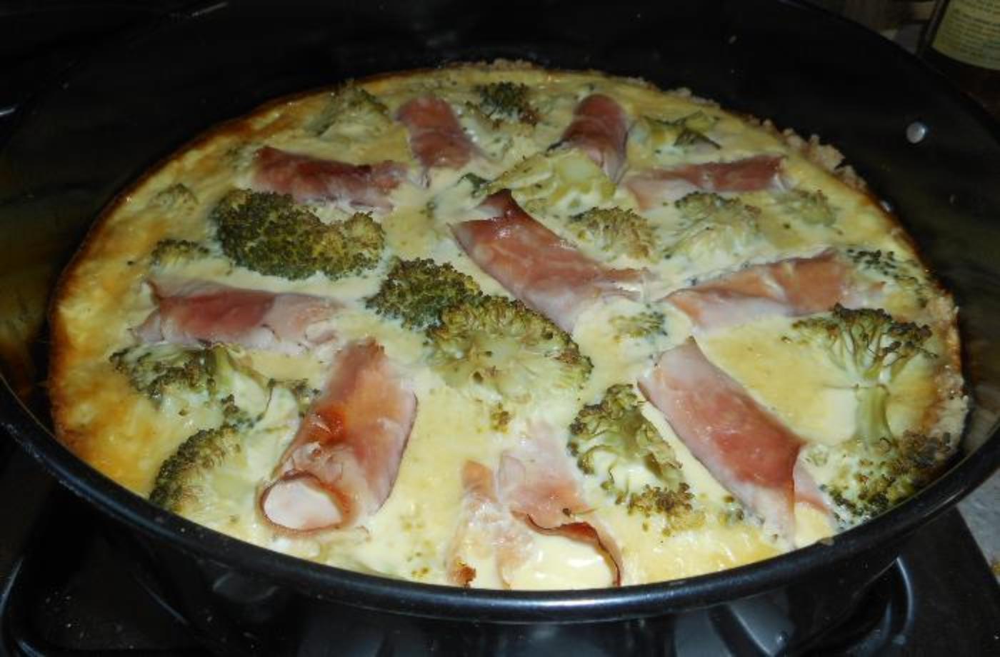 Brokolicovo-šunkový quiche