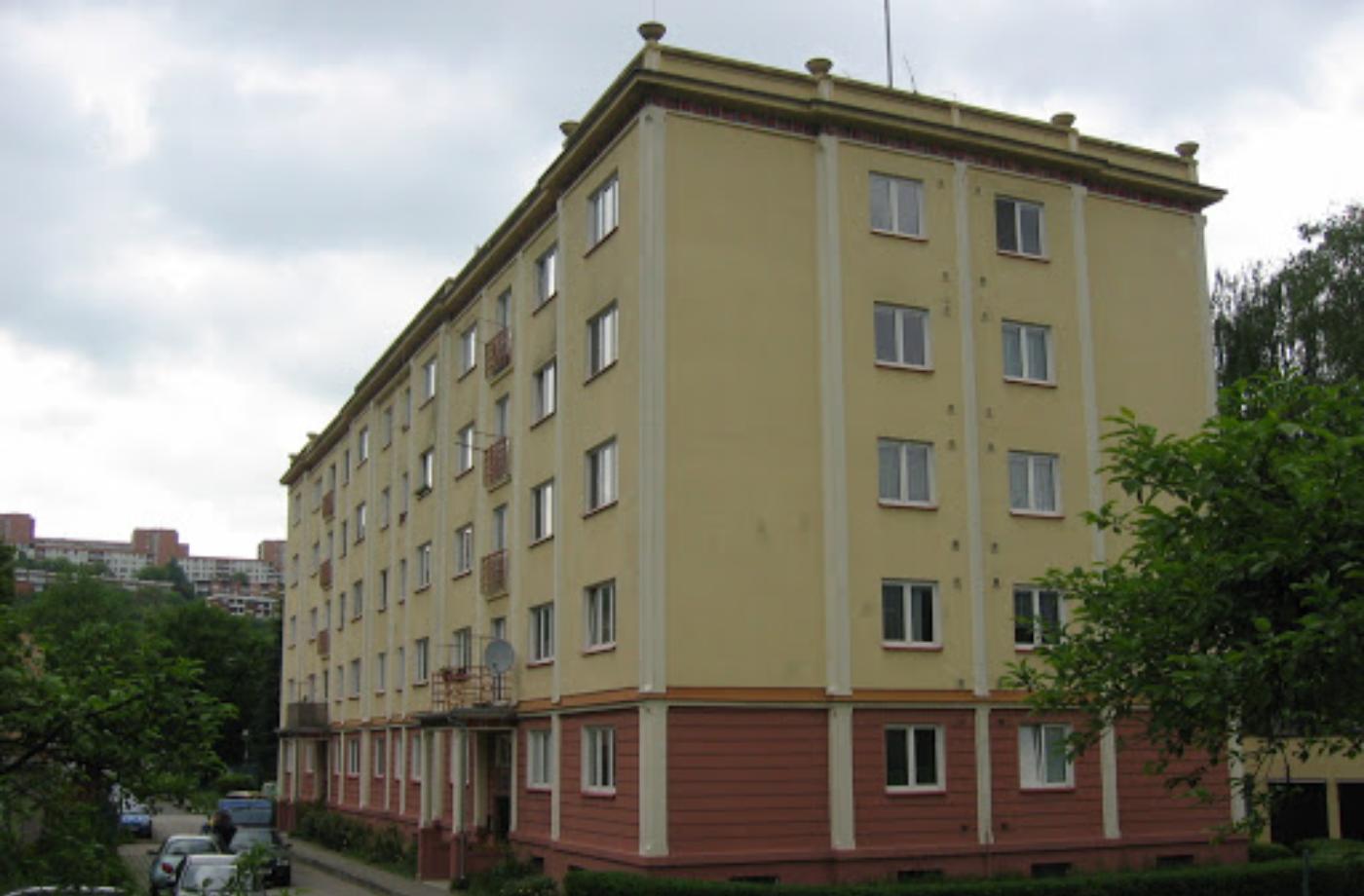První panelový dům v Československu - kdy byl postaven a kde?