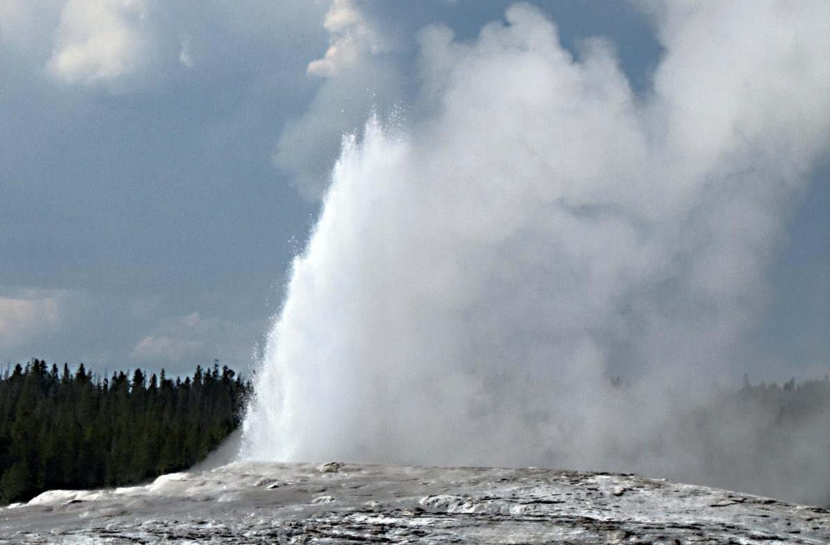 CESTOVATELSKÝ ZÁPISNÍK - GEJZÍR OLD FAITHFUL V YELLOWSTONE