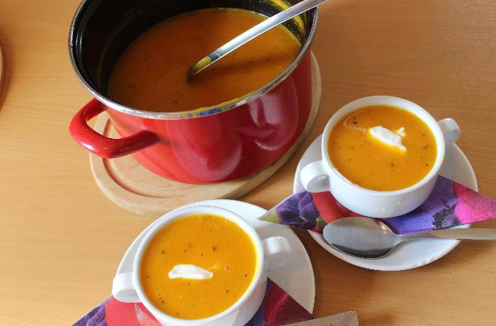 Krémová podzimní polévka. Hokaido a sladké brambory v akci!
