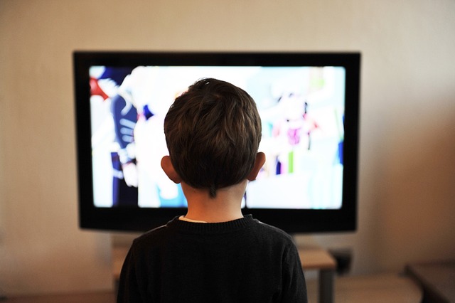 5 tipů, jak omezit negativní vliv sledování televize u dětí