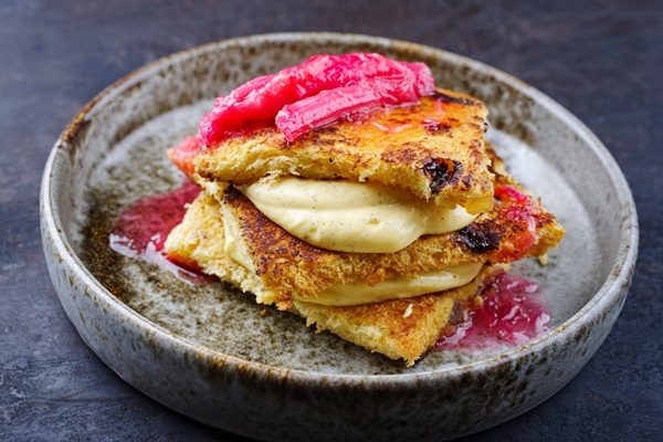 Traditional,Roasted,Italian,Panettone,Tiramisu,With,Vanilla,Custard,Curd,And