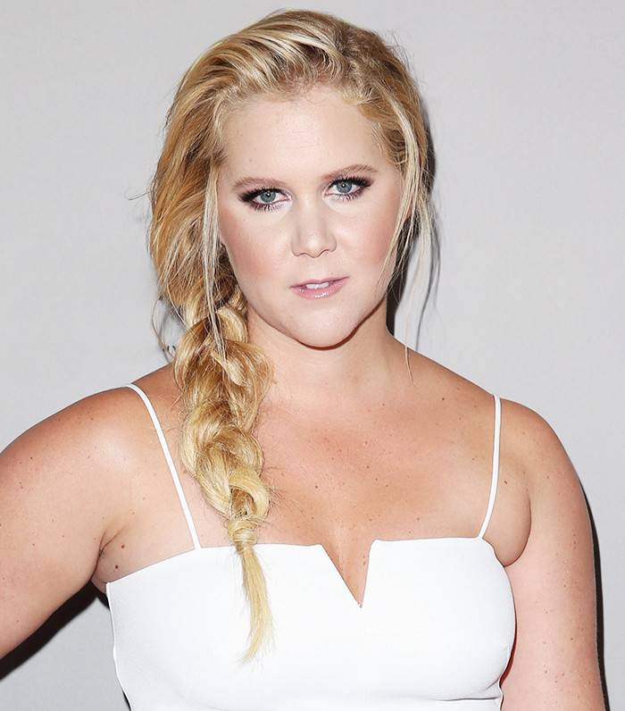 7-easy-hairstyles-that-make-your-face-look-slimmer-2024305.750x0c
