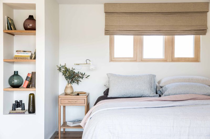 1 HillsBeachMaineMainBedroom-c79295e18b8a46e58214ba639bb24df8