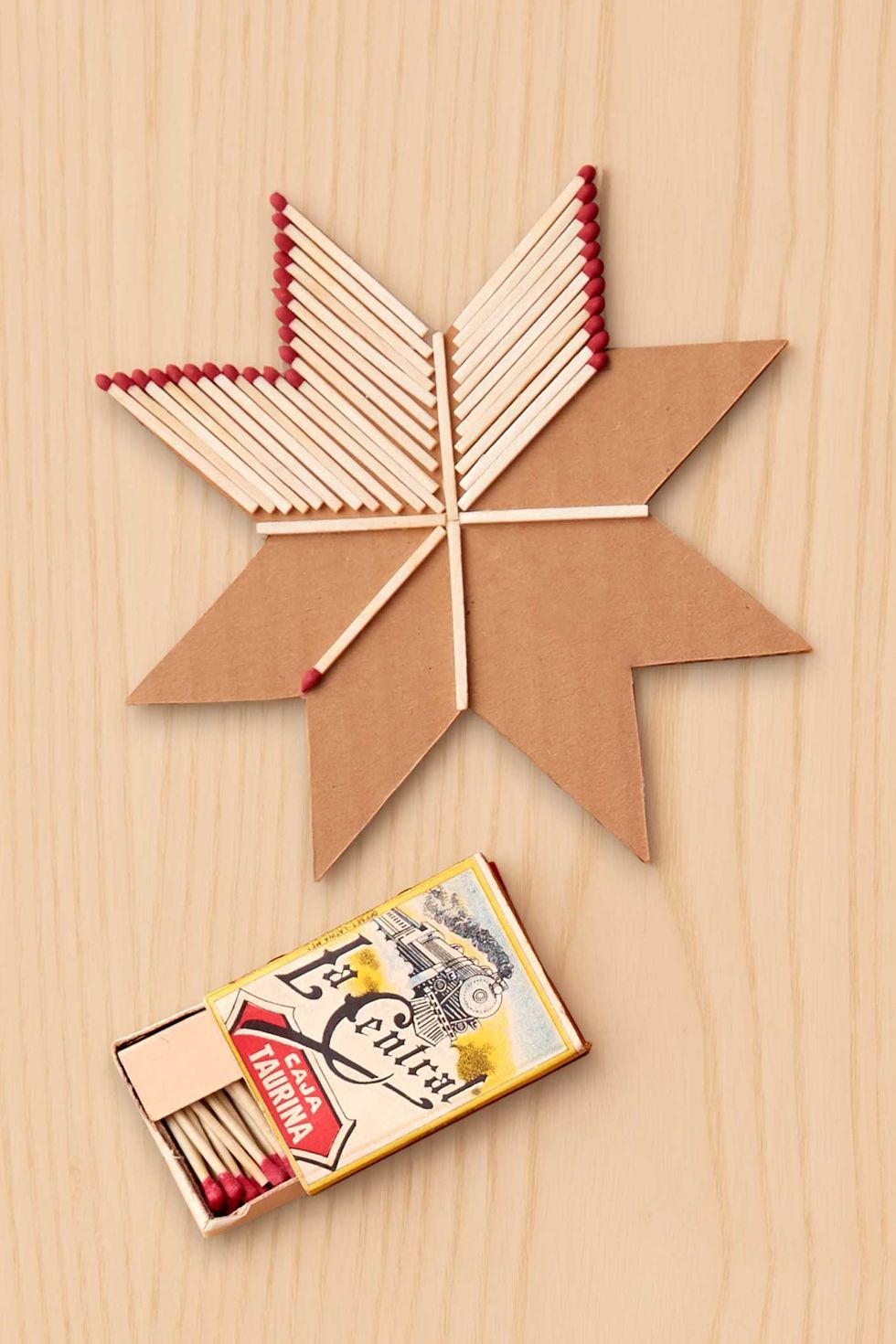 diy-christmas-decorations-star-ornament-1602000007