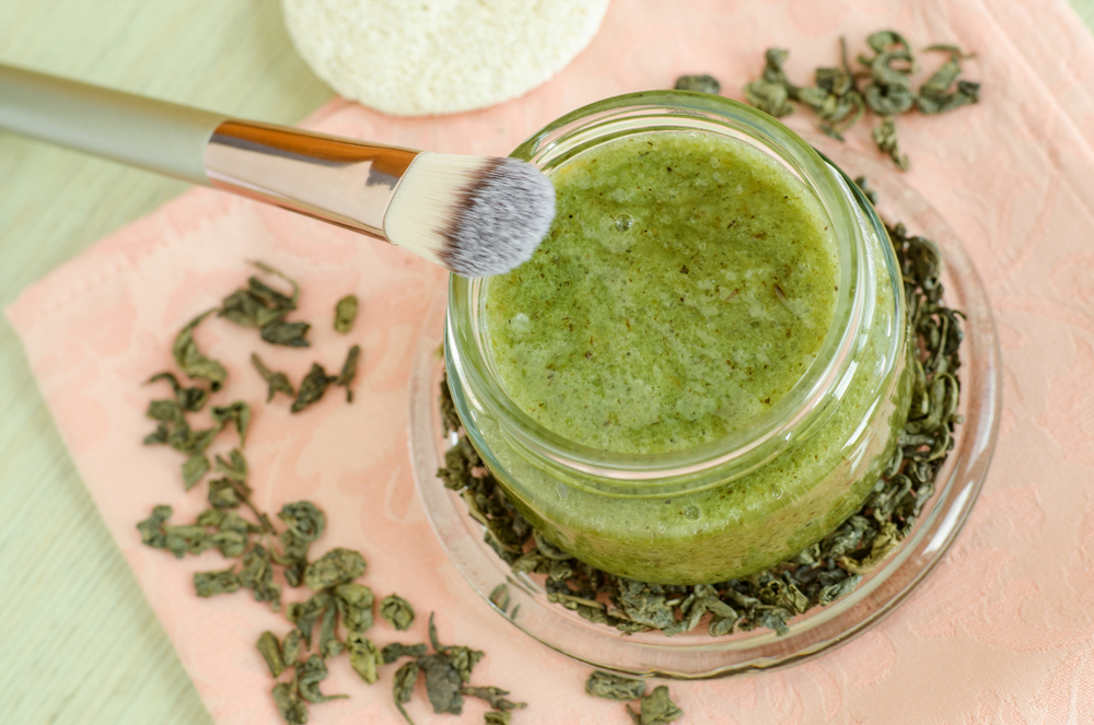 Homemade,Natural,Mask,(scrub),With,Sea,Salt,,Olive,Oil,And