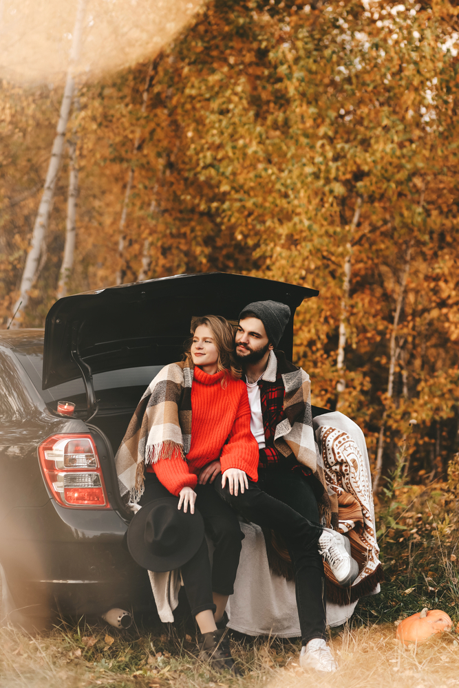 A,Man,And,A,Woman,In,Love,In,Red,Sweaters