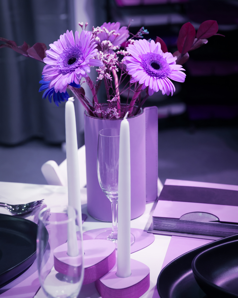 Table,Setting,For,A,Romantic,Dinner,,A,Bouquet,Of,Pink