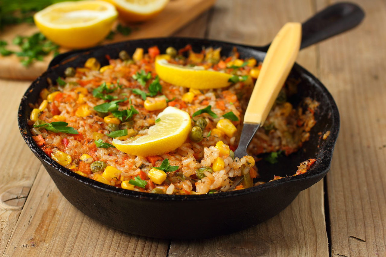 Vegetarian paella with corn