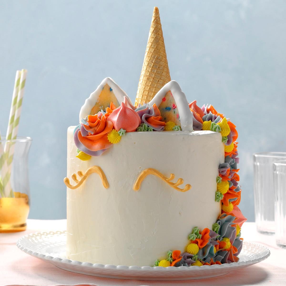 Unicorn-Cake_EXPS_HCA18_223966_D02_22_2b-1