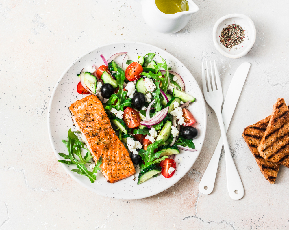 Healthy,Balanced,Lunch,-,Grilled,Red,Fish,Fillet,Salmon,And