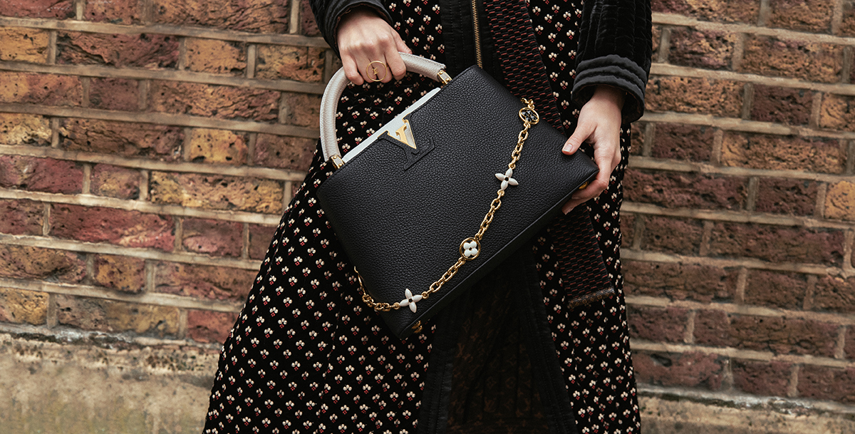 LOW Capucines MM with metal chain adorned with flower charms in Black, Galet and Creme Nacre taurillon 2