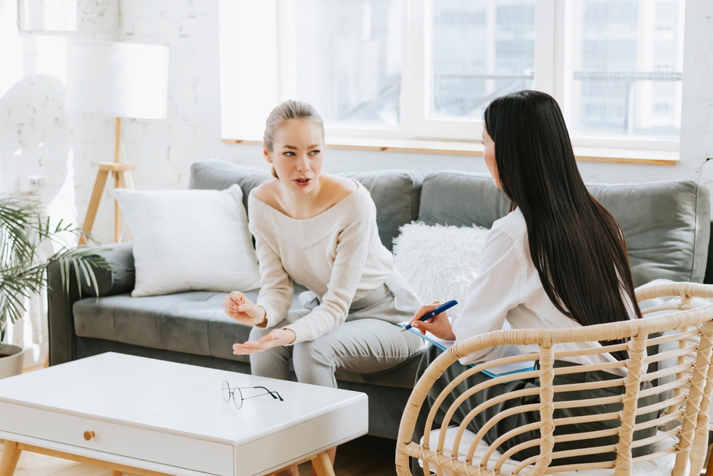 Psychological,Consultation,Young,Asian,Specialist,Psychologist,Or,Coach,Conducts,A