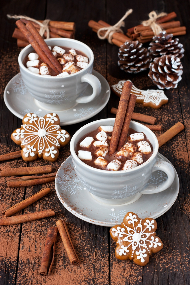 Two,Mugs,Of,Hot,Chocolate,With,Lot,Of,Little,Marshmallows.