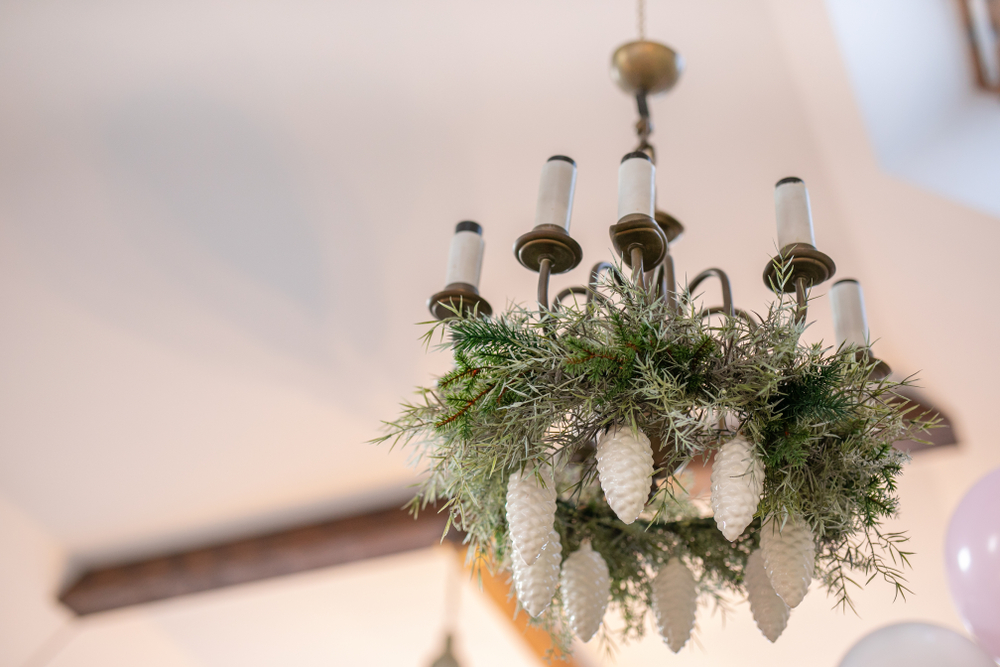 Modern,Christmas,Wreath.,Stylish,Rustic,Christmas,Wreath,With,Pine,Cones,fir