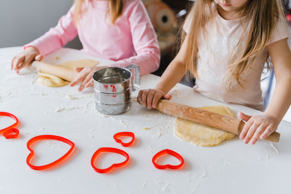 Little,Girls,,Sisters,Cooking,Homemade,Heart,Shaped,Cookies,For,Valentine's