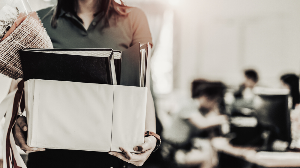 Business,Woman,Carrying,Packing,Up,All,His,Personal,Belongings,And