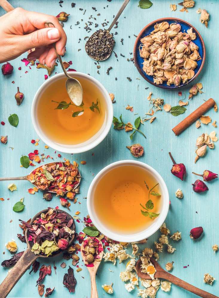 Two,Cups,Of,Healthy,Herbal,Tea,With,Mint,,Cinnamon,,Dried