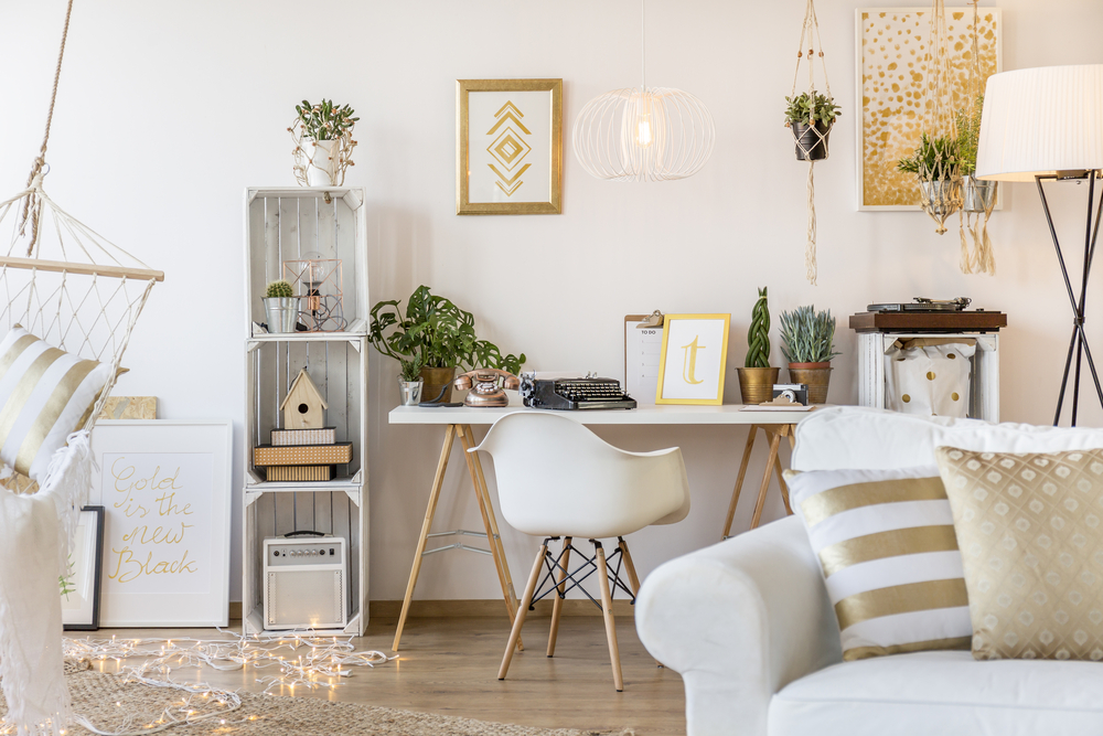 Spacious,Gold,Apartment,For,Young,Woman