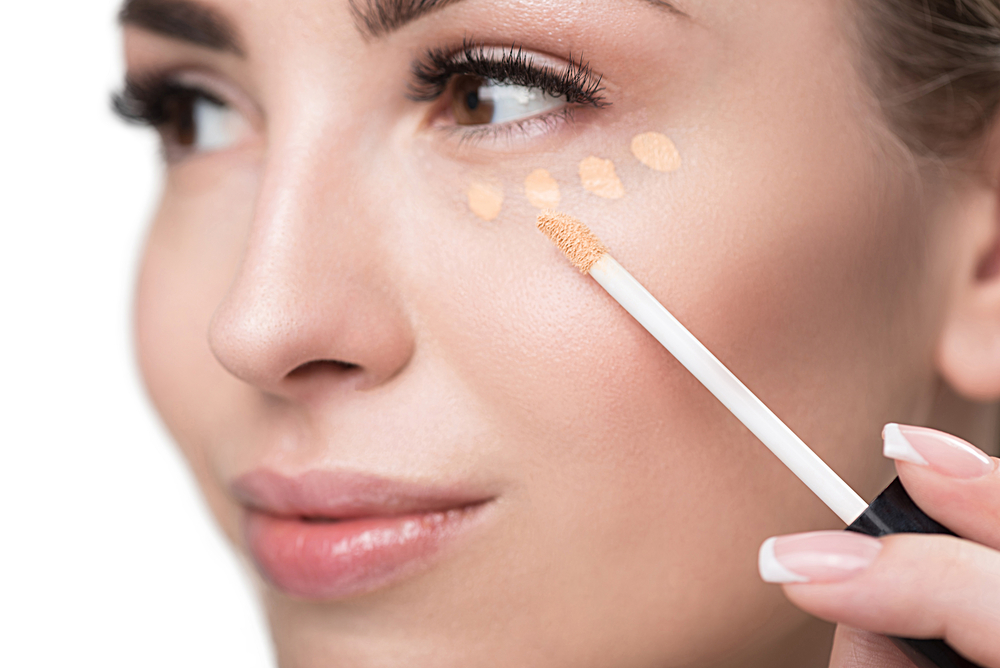 Jolly,Youthful,Woman,Using,Visage,Make-up