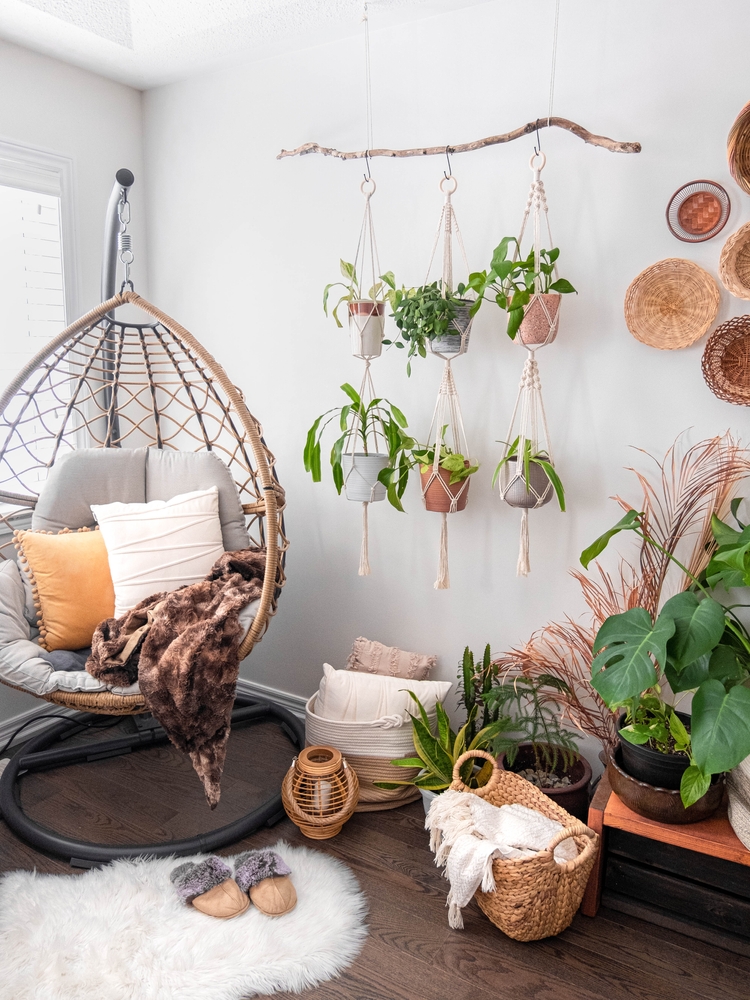 Multiple,Macrame,Plant,Hangers,With,Indoor,Houseplants,And,Pot,Planters