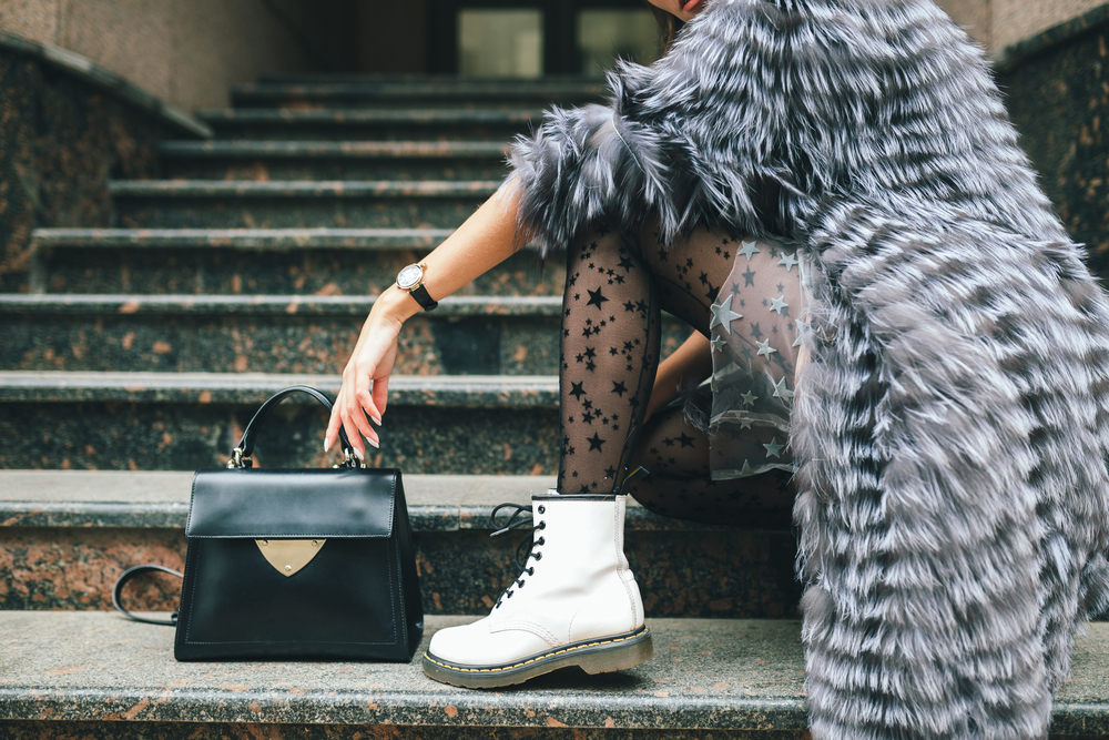 Stylish,Woman,In,Rich,Fur,Coat,In,City,Street,,Autumn
