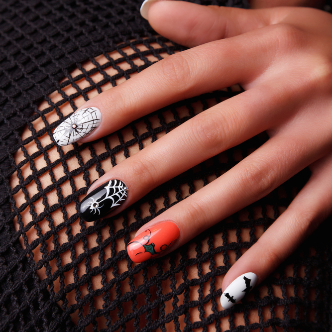 Portrait,Of,Beautiful,Halloween,Nails