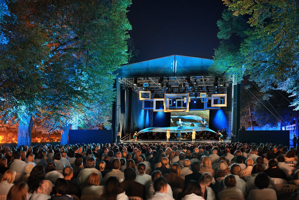 33.-Festival-Krumlov-zahajovaci-koncert-Smetana-200-Ma-vlast