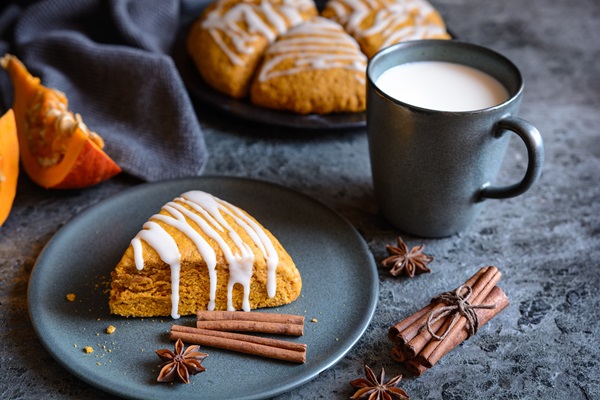 Moist,Hokkaido,Pumpkin,Scones,With,Sugar,Glaze