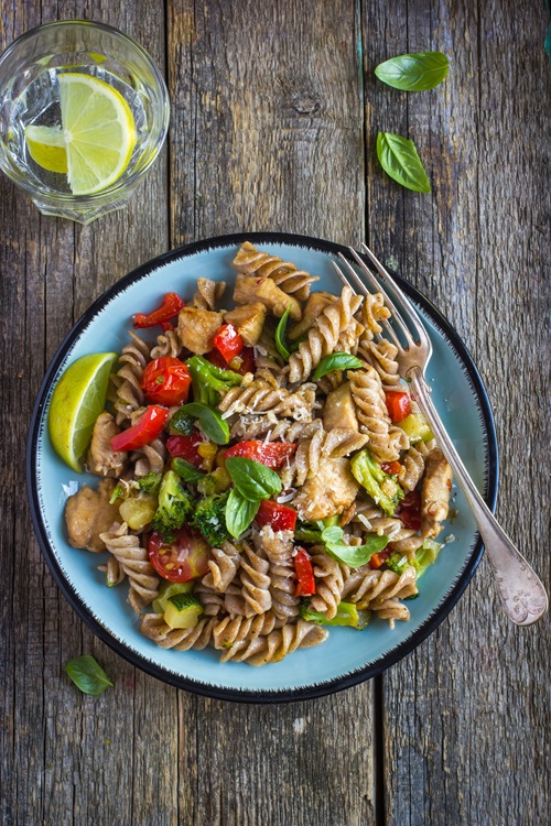 Whole,Wheat,Pasta,With,Chicken,And,Vegetables,,Top,View