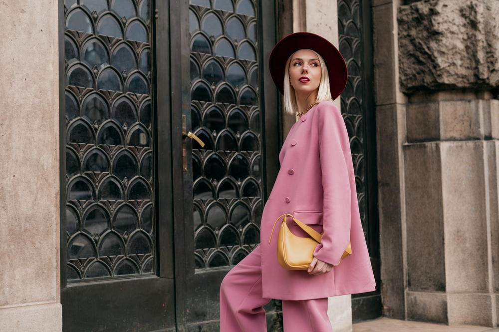 Street,Style,,Fashion,Conception:,Elegant,Woman,Wearing,Trendy,Pink,Suit,