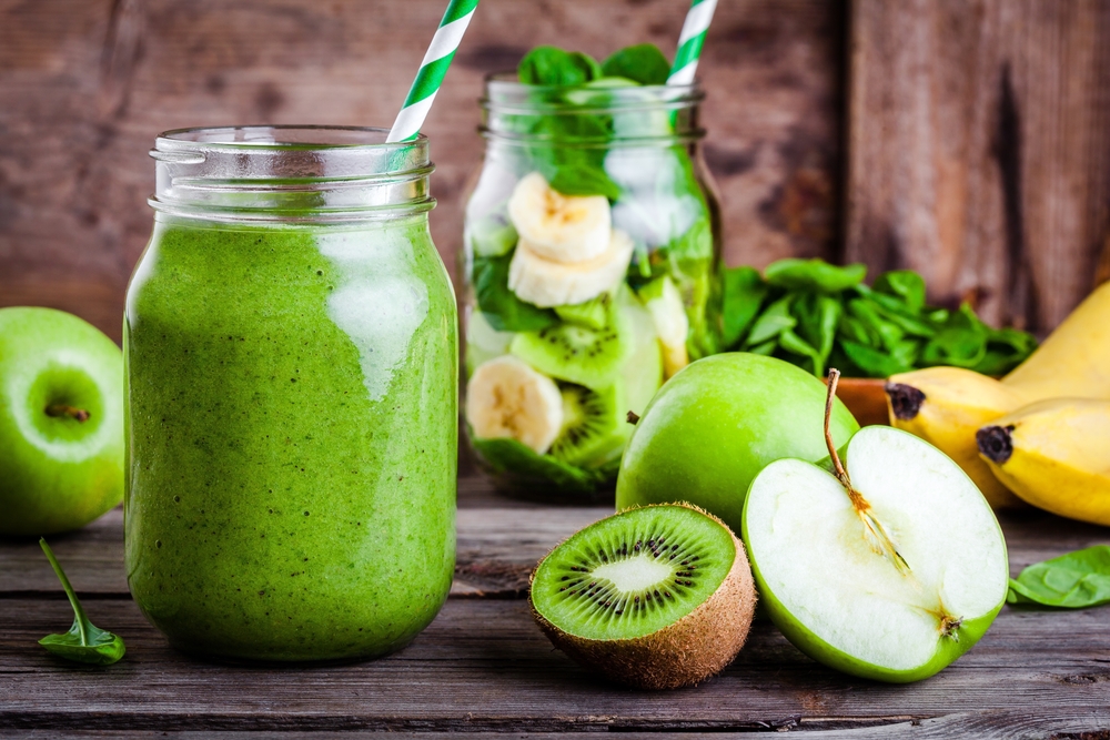 Green,Healthy,Smoothie,In,Glass,Jar:,Banana,,Kiwi,,Spinach,,Green