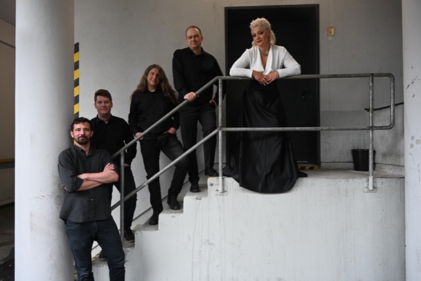 Naďa Válová a band