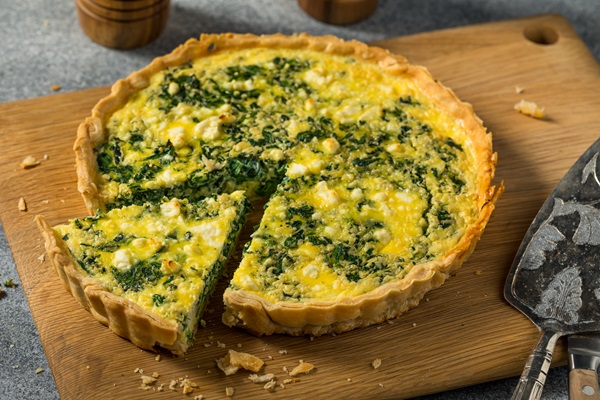 Homemade,Feta,Spinach,Quiche,Tart,With,Eggs,And,Onion