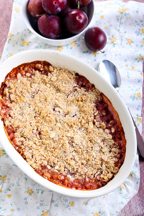 Fruit,Crumble,In,A,Tin