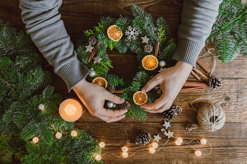 Top,View,Of,The,Hands,Of,A,Male,Florist,Making