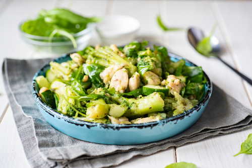 Diet,Lunch:,Salad,With,Broccoli,,Chicken,And,Vegetables,On,A