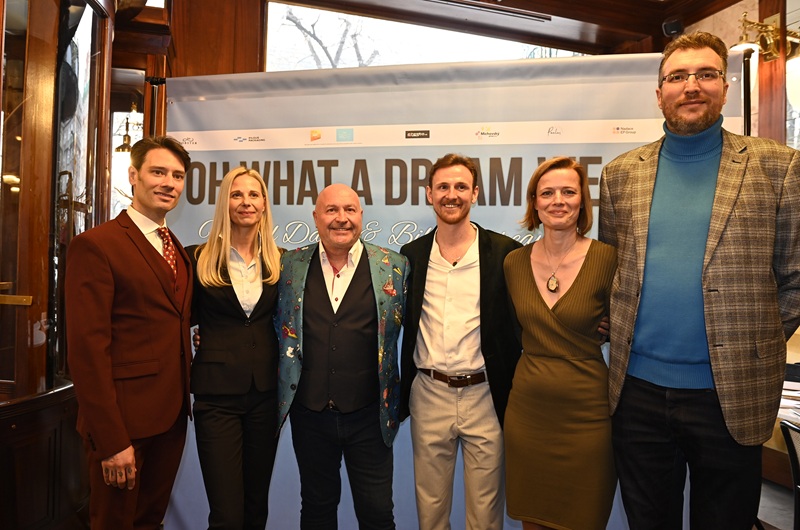 Urs Bühler, Jitka Pražáková, Michal David, Michal Kolínek, Pavlína Vacátková, Ladislav Vajdička (Billion Streams)