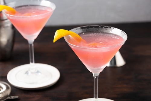 Classic,Cosmopolitan,Cocktail,Alcoholic,Gin,,Triple,Sec,Liqueur,,Lemon,Juice