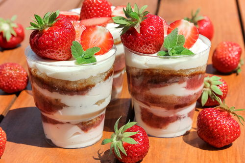 Cake,Layers,(cream,And,Shortcake),Strawberry