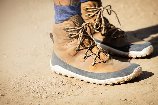 Tracker Leather_Tan_M_Detail_2